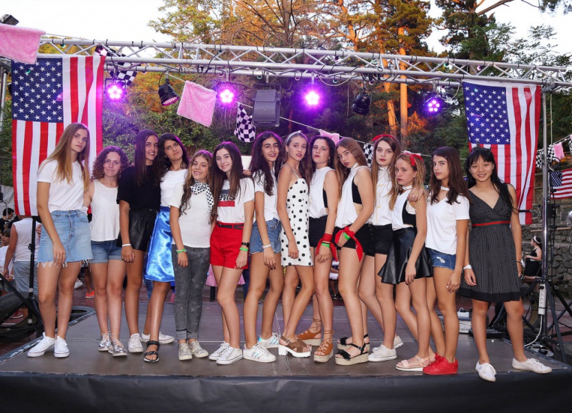 Campamentos-verano-fiestas-rockandroll-capella-poblet6